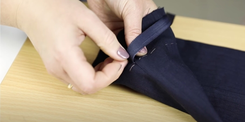 Как подшить брюки вручную и на машинке